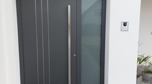 Aluminium Haustür grau für Neubau