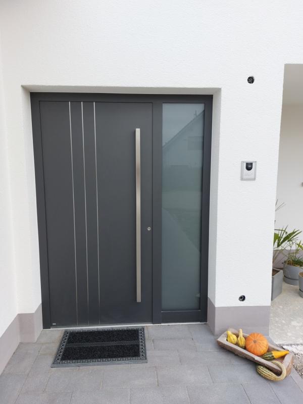 Aluminium Haustür grau für Neubau