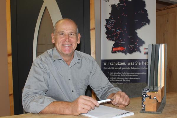 Beratung von Manfred Wild mit Fenstermuster