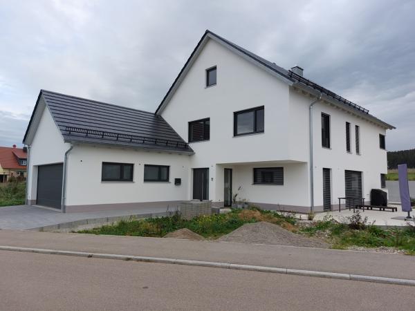 Kunststofffenster grau für Neubau